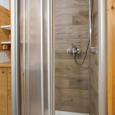 Haus Schlageter 公寓 *